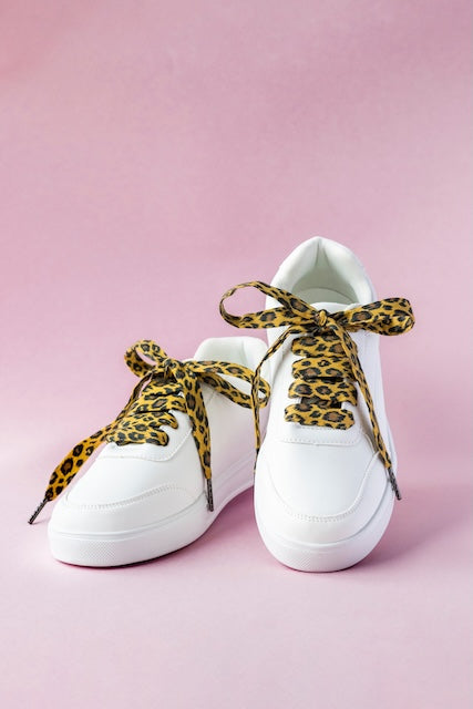 Lacets en tissu léopard fabriqué à Lyon par Pop Lacets pour chaussures.