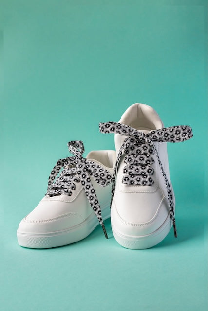 Lacets noir méduses faits main pour baskets et sneakers.