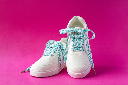 Lacets en tissu vert fleuri pour pimper ses chaussures avec une touche végétale£.